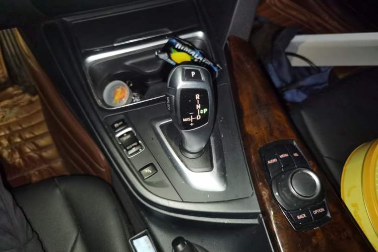 Used BMW 3 Series 2013 320Li Fashion Model Gear Lever