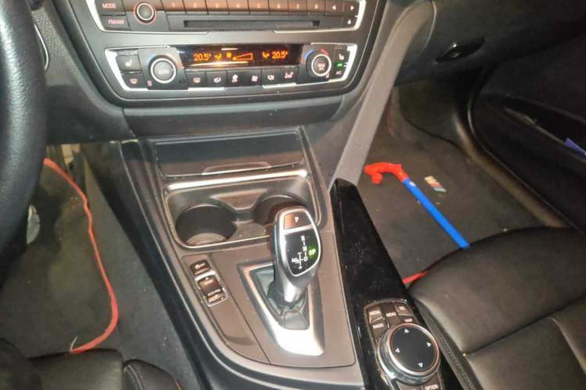 Used BMW 3 Series 2013 320i Sport Design Package Gear Lever