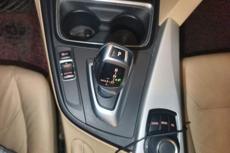Used BMW 3 Series 2013 320i Sport Edition Gear Lever