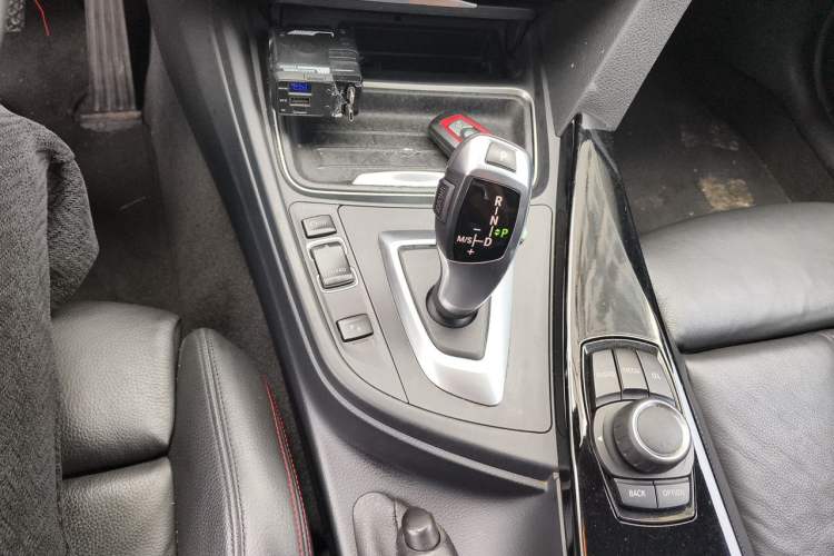 Used BMW 3 Series 2013 316i Sport Design Package Gear Lever