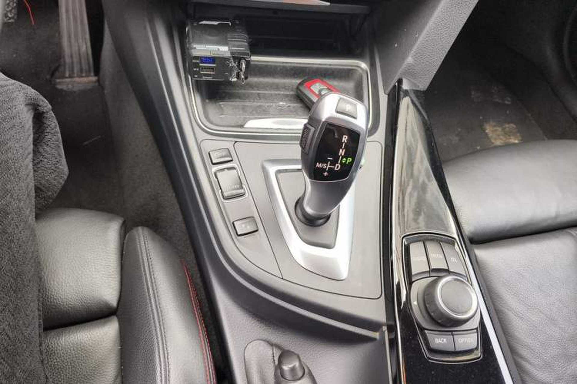 Used BMW 3 Series 2013 316i Sport Design Package Gear Lever
