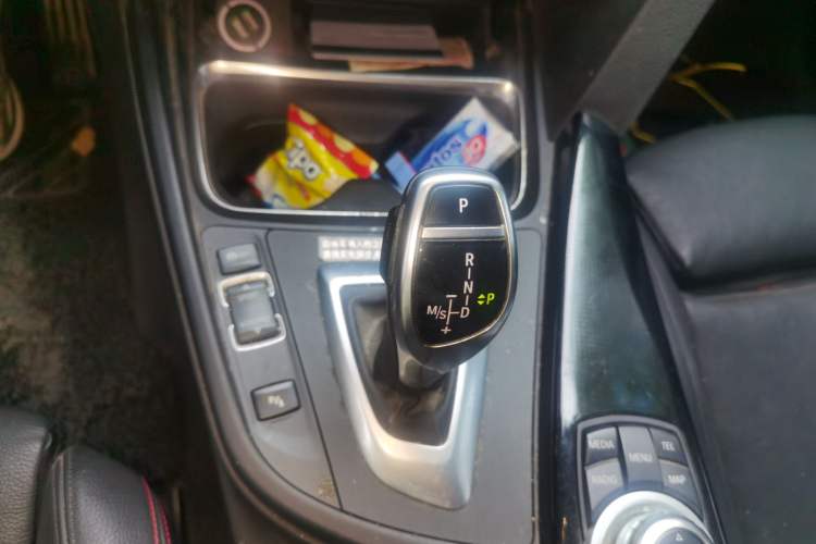 Used BMW 3 Series 2013 328i Sport Design Package Gear Lever