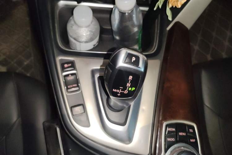 Used BMW 3 Series 2013 Facelifted 320Li Luxury Design Package Gear Lever