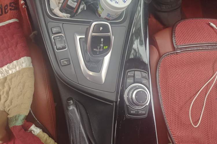 Used BMW 3 Series 2013 328i Sport Design Package Gear Lever