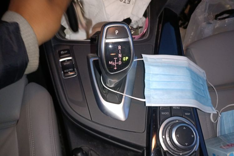 Used BMW 3 Series 2013 320i Sport Design Package Gear Lever