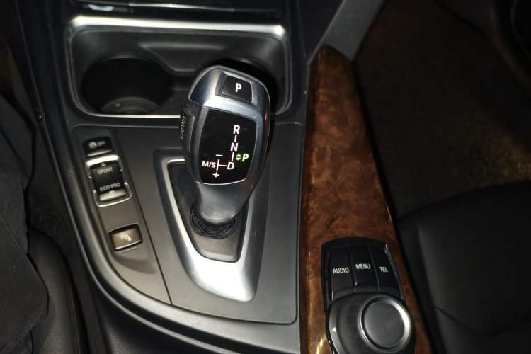 Used BMW 3 Series 2013 320Li Fashion Model Gear Lever
