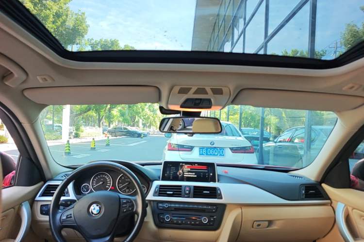 Used BMW 3 Series 2013 320i Active Edition Headliner
