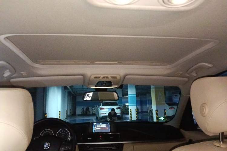 Used BMW 3 Series 2013 320Li Fashion Model Headliner
