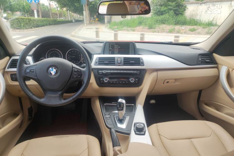 Used BMW 3 Series 2013 320i Sport Edition Interior 2