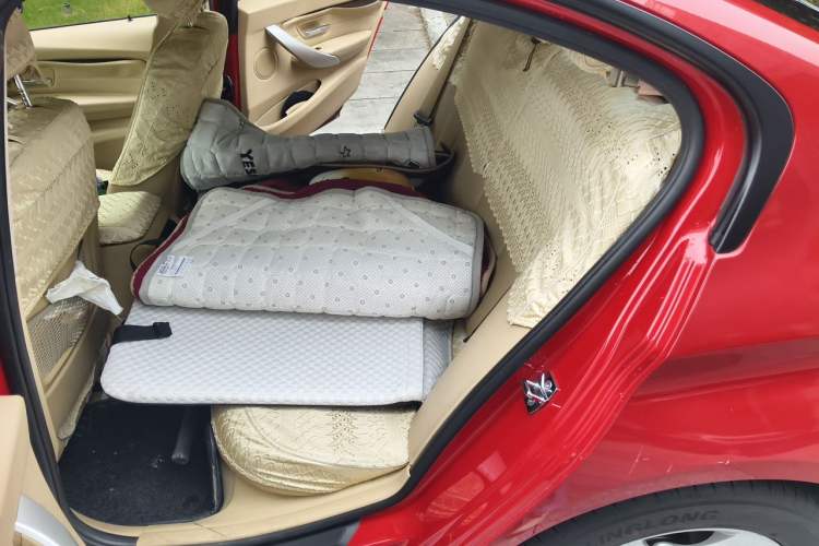Used BMW 3 Series 2013 320i Sport Edition Interior 4