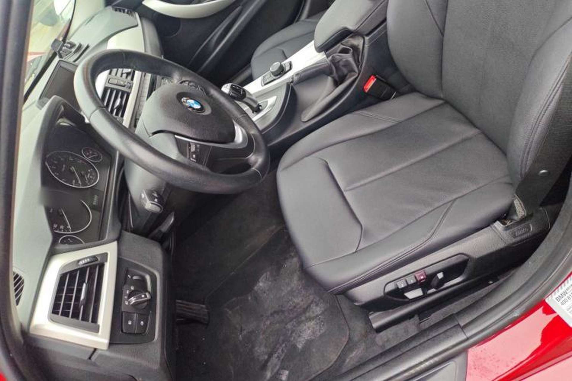 Used BMW 3 Series 2013 320i Sport Touring Edition Left Front Seat