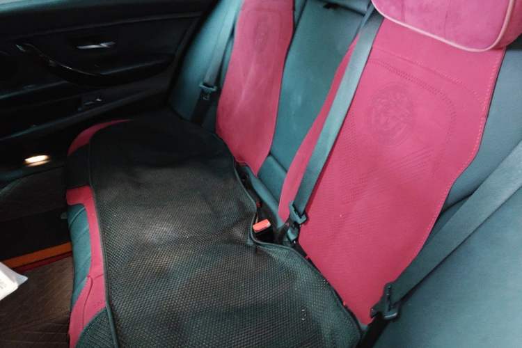 Used BMW 3 Series 2013 320Li Fashion Model Left Rear Seat