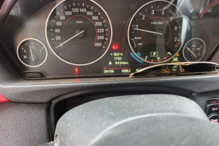 Used BMW 3 Series 2013 Facelifted 328i Sport Design Package Odometer Close Up