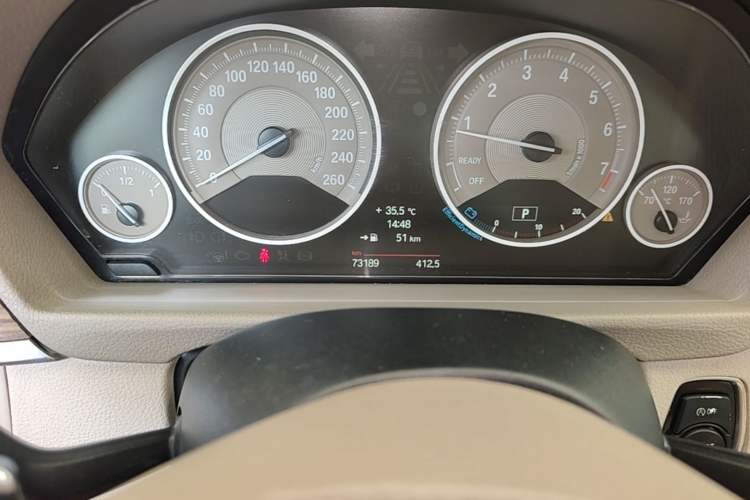 Used BMW 3 Series 2013 320Li Fashion Design Package Odometer Close Up