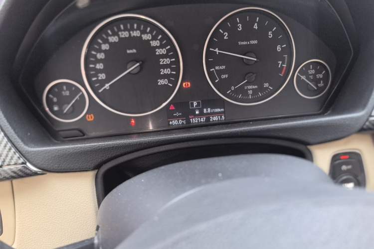 Used BMW 3 Series 2013 320i Sport Edition Odometer Close Up
