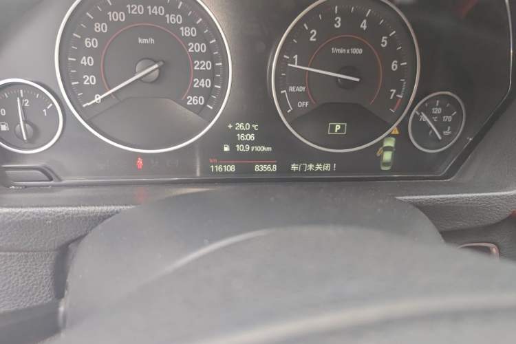 Used BMW 3 Series 2013 328i Sport Design Package Odometer Close Up