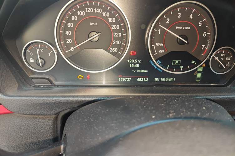 Used BMW 3 Series 2013 316i Sport Design Package Odometer Close Up