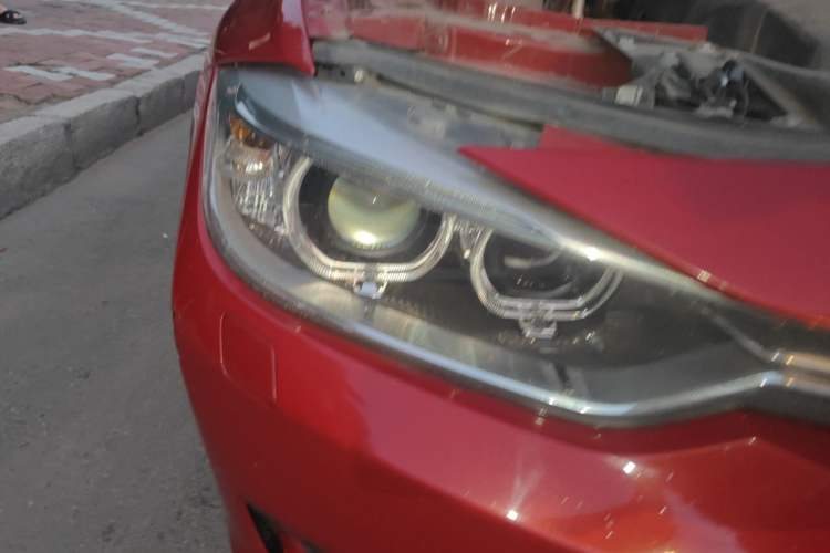Used BMW 3 Series 2013 320i Sport Edition Right Front Headlight