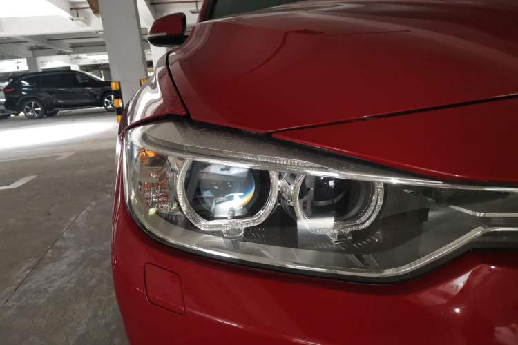 Used BMW 3 Series 2013 320i Sport Design Package Right Front Headlight