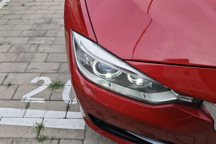 Used BMW 3 Series 2013 Facelifted 328i Sport Design Package Right Front Headlight