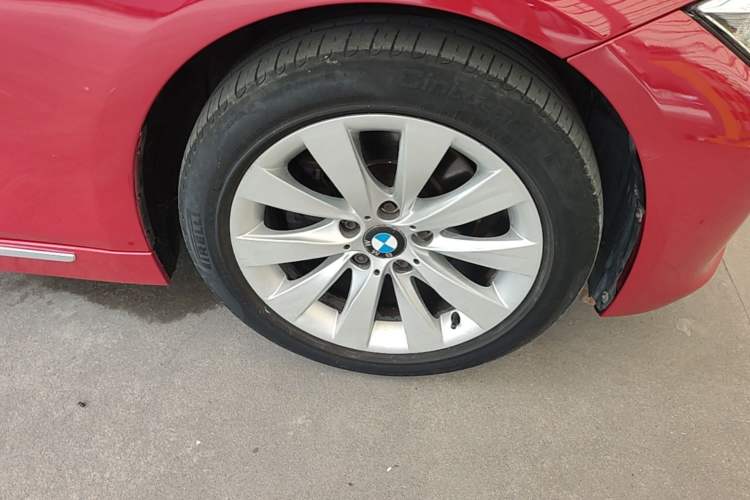 Used BMW 3 Series 2013 320Li Fashion Design Package Right Front Wheel Hub