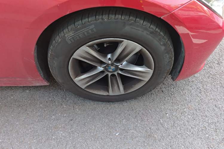 Used BMW 3 Series 2013 320i Active Edition Right Front Wheel Hub
