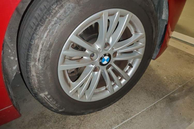 Used BMW 3 Series 2013 320Li Fashion Model Right Front Wheel Hub