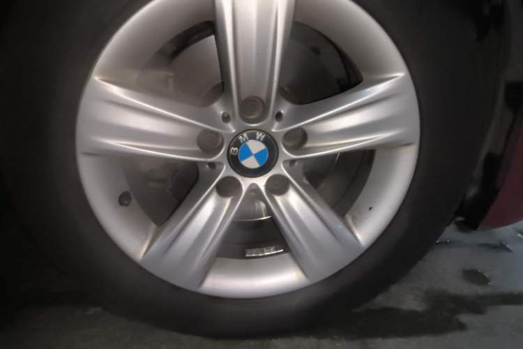 Used BMW 3 Series 2013 320i Sport Edition Right Front Wheel Hub