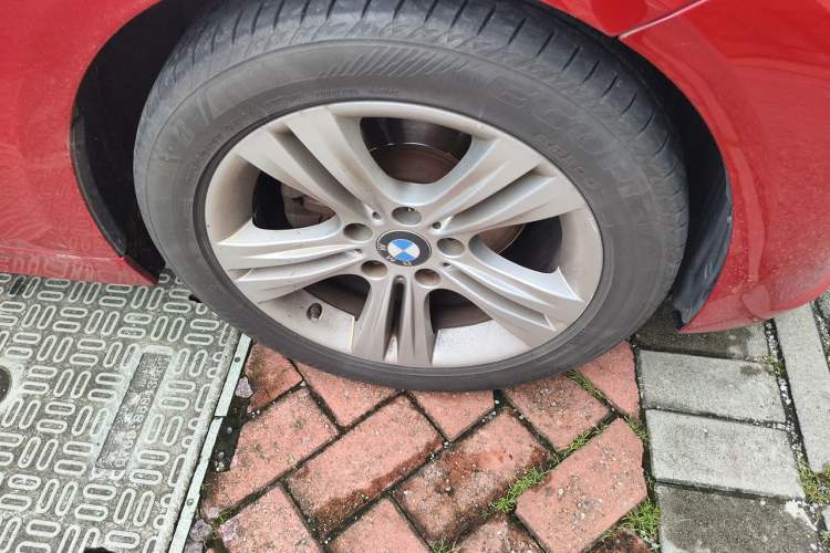 Used BMW 3 Series 2013 316i Sport Design Package Right Front Wheel Hub