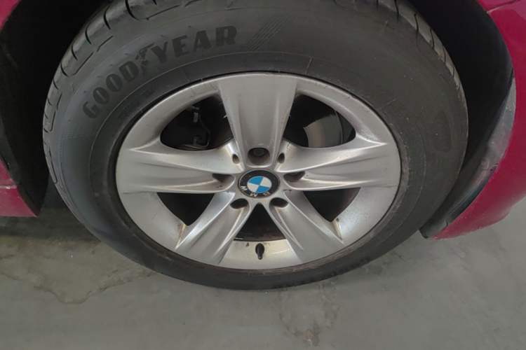 Used BMW 3 Series 2013 320i Sport Edition Right Front Wheel Hub