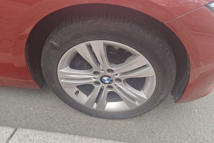 Used BMW 3 Series 2013 328i Sport Design Package Right Front Wheel Hub
