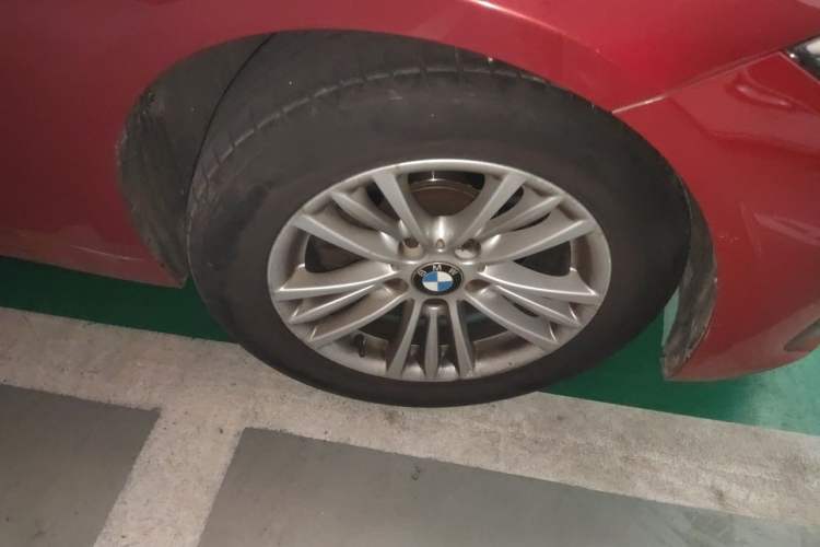 Used BMW 3 Series 2013 320Li Fashion Model Right Front Wheel Hub