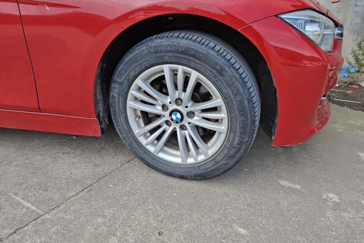 Used BMW 3 Series 2013 320Li Fashion Model Right Front Wheel Hub