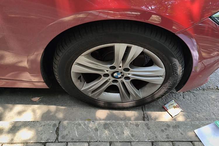 Used BMW 3 Series 2013 320i Sport Design Package Right Front Wheel Hub