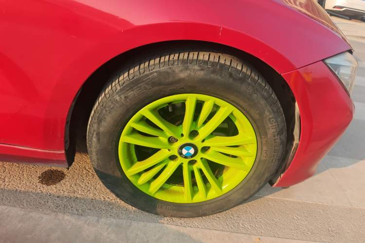 Used BMW 3 Series 2013 320Li Fashion Model Right Front Wheel Hub