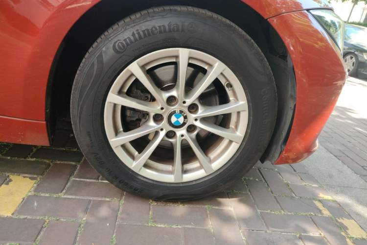 Used BMW 3 Series 2013 316i Active Edition Right Front Wheel Hub