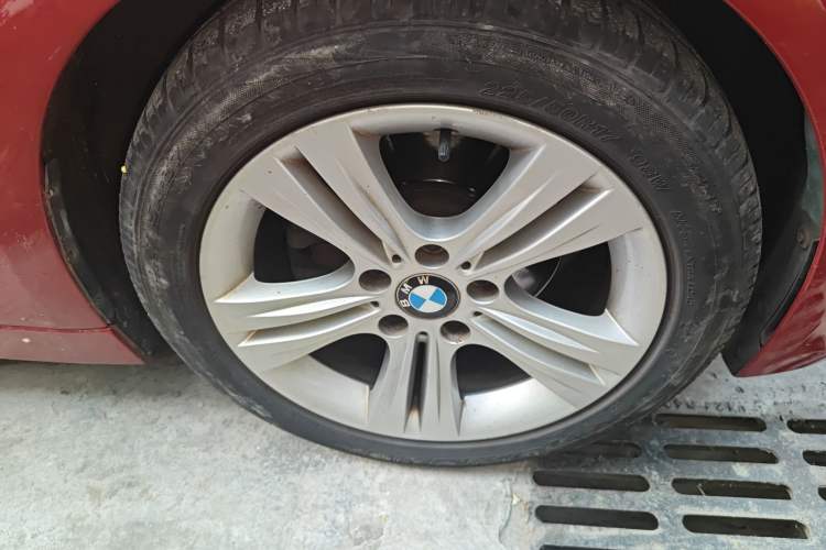 Used BMW 3 Series 2013 316i Sport Design Package Right Front Wheel Hub