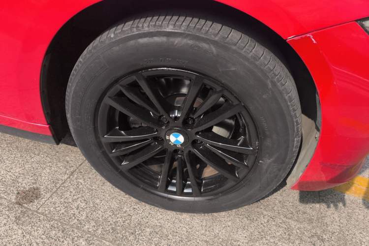 Used BMW 3 Series 2013 320Li Fashion Model Right Front Wheel Hub