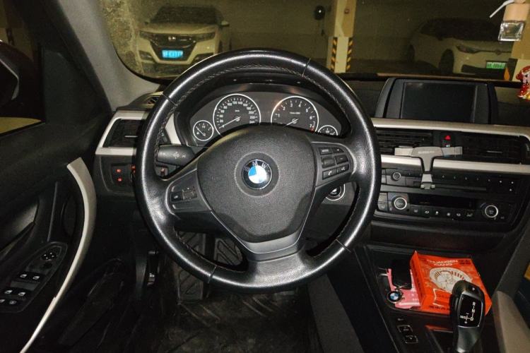 Used BMW 3 Series 2013 320Li Fashion Model Steering Wheel
