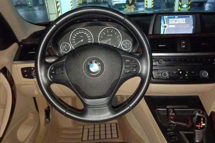 Used BMW 3 Series 2013 320Li Fashion Model Steering Wheel