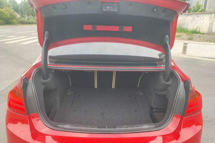 Used BMW 3 Series 2013 320i Sport Edition Trunk