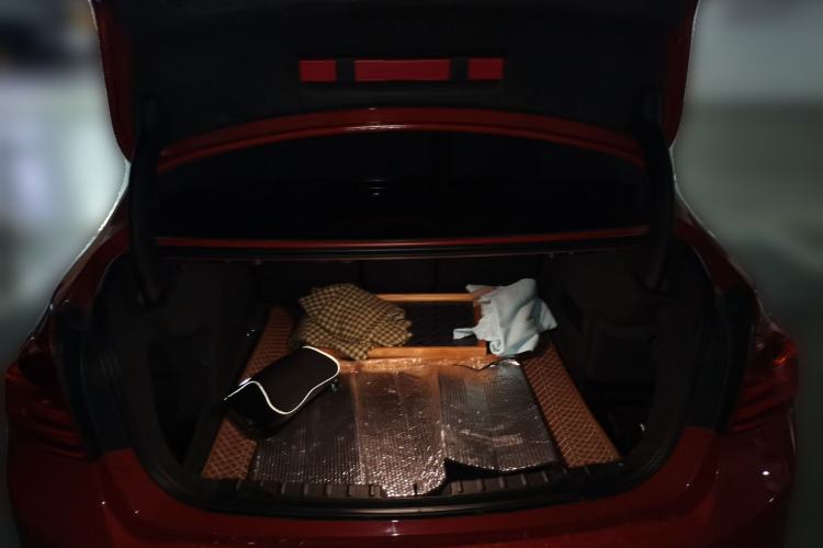 Used BMW 3 Series 2013 320Li Fashion Model Trunk