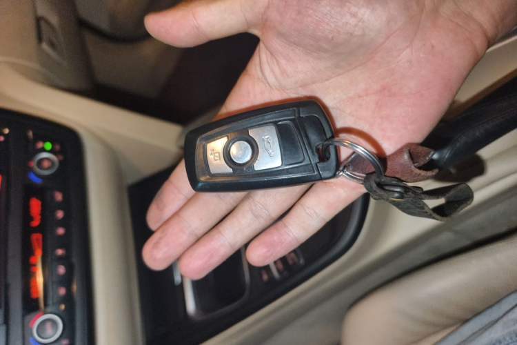 Used BMW 3 Series 2013 320i Sport Edition Vehicle Key