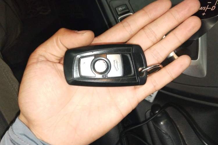 Used BMW 3 Series 2013 320i Sport Edition Vehicle Key