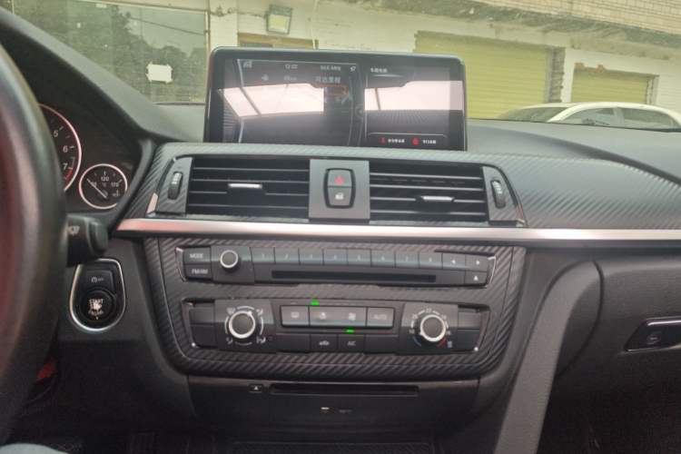 Used BMW 3 Series 2013 320Li Fashion Model Audio And AC Panel
