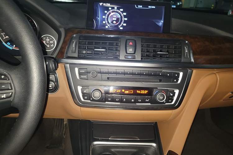 Used BMW 3 Series 2013 Facelifted 320Li Luxury Design Package Audio And AC Panel