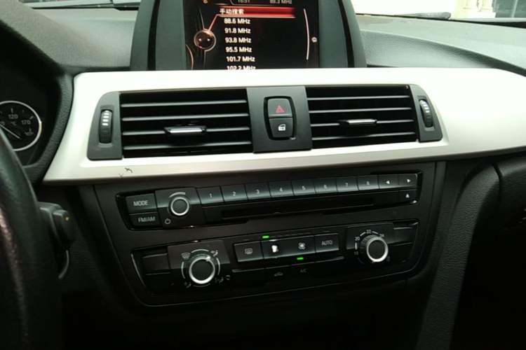 Used BMW 3 Series 2013 316i Active Edition Audio And AC Panel