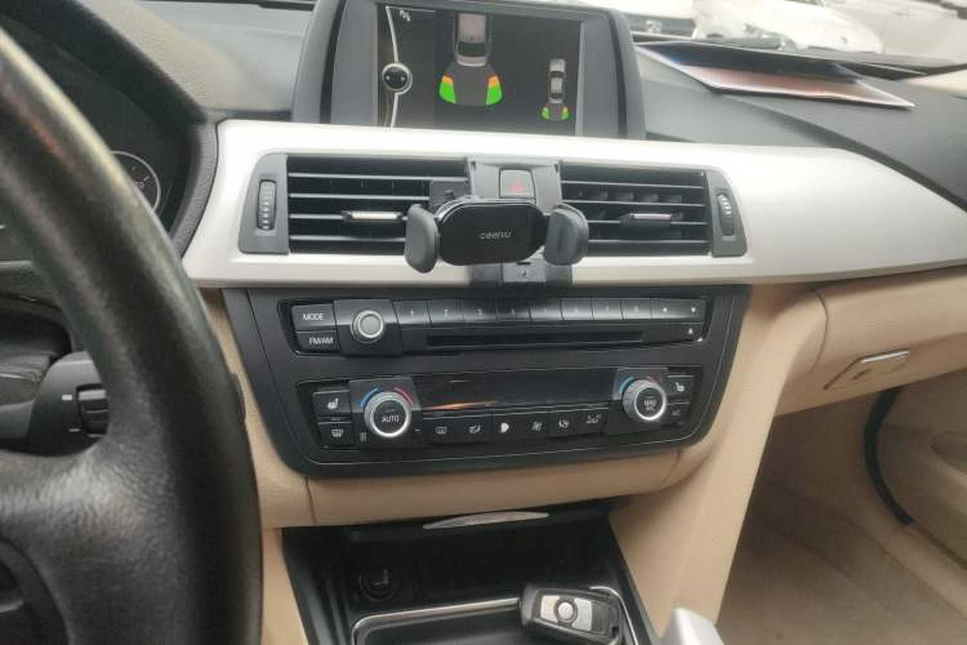 Used BMW 3 Series 2013 320i Sport Edition Audio And AC Panel