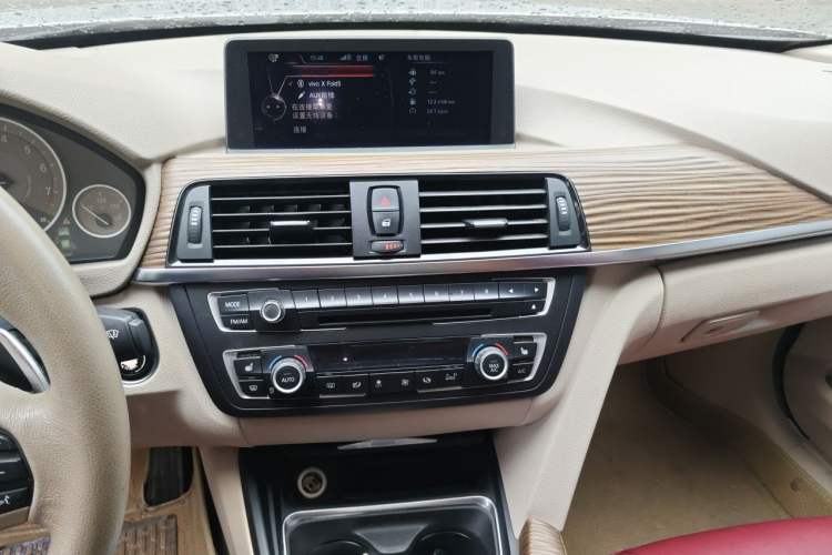 Used BMW 3 Series 2013 320Li Fashion Design Package Audio And AC Panel