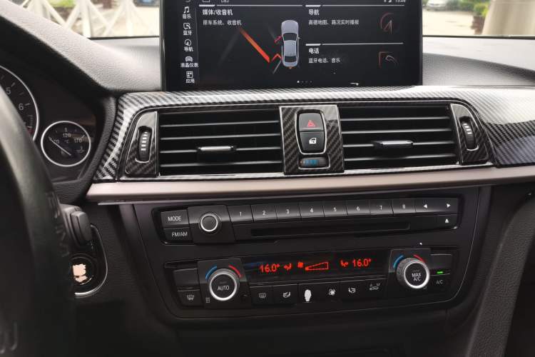 Used BMW 3 Series 2013 320Li Fashion Model Audio And AC Panel